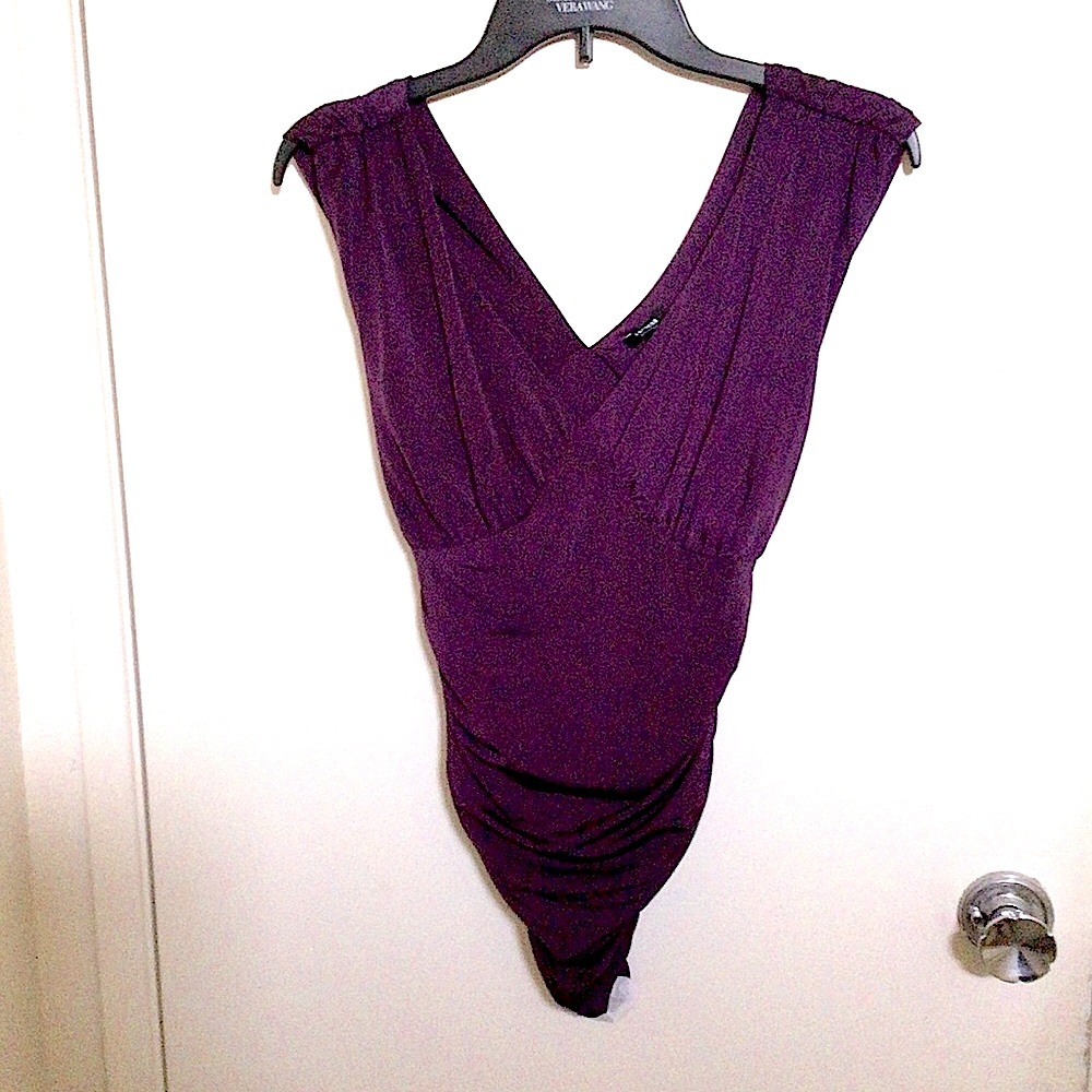 Express Body Contour Empire V-Neck Bodysuit